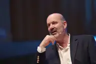 Milei desligó a Sturzenegger del contrato millonario con una empresa que dirige su esposa