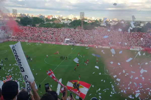 Recibimiento, luces, y la paciencia como bandera: así fue el reencuentro de San Martín con su gente