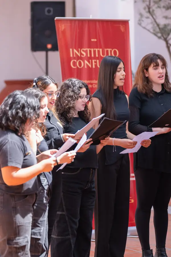 El coro del Instituto Confucio, una de las instituciones que participará de la programación cultural prevista para la celebración del Año Nuevo Chino en Tafí Viejo. 