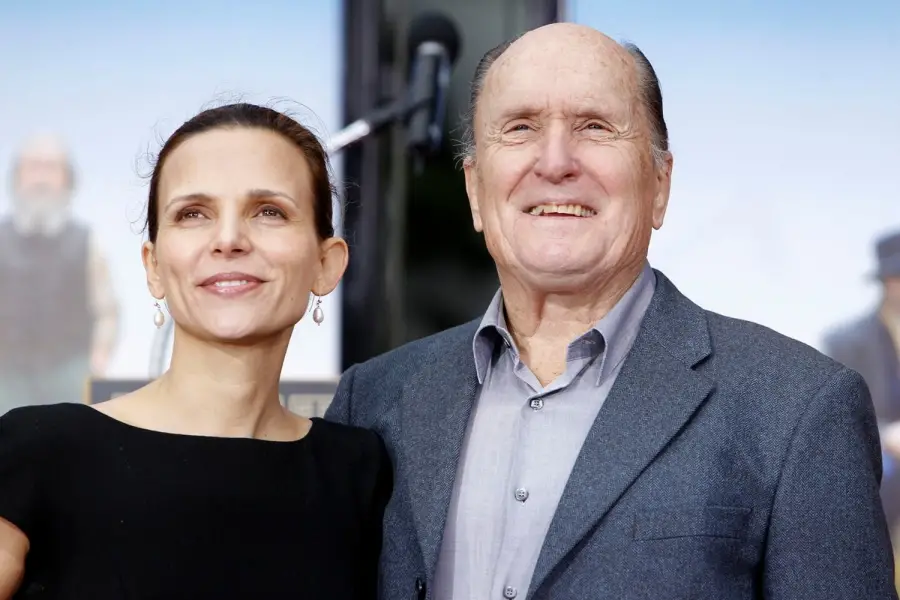 Robert Duvall junto a su esposa Luciana Pedraza 