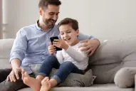 ¿Está listo tu hijo para tener un celular? Las 10 preguntas que todo padre debería hacerse