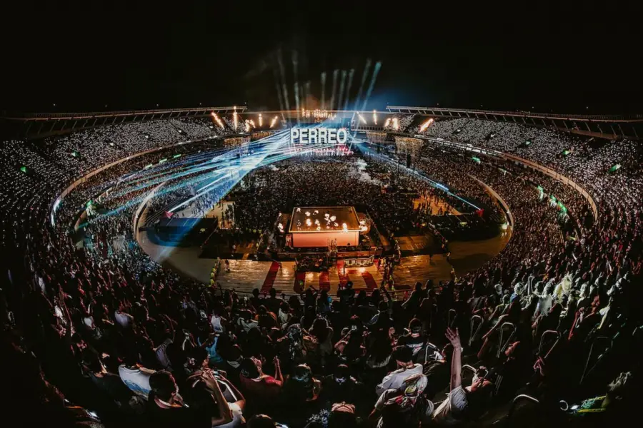 ALGARABÍA. Más de 200.000 personas fueron testigos en Argentina de la gira mundial del reguetonero.