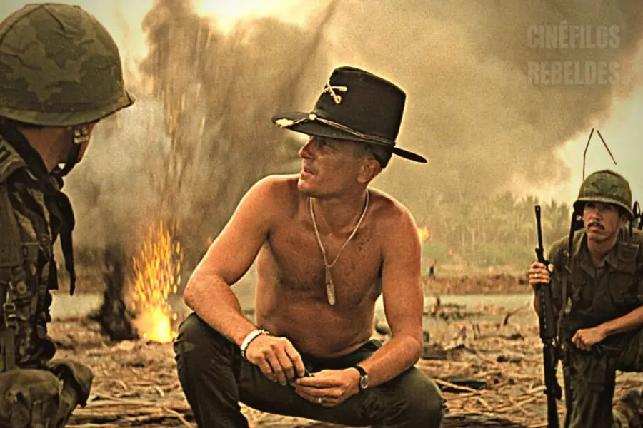 EN “APOCALIPSIS NOW”. Fue el teniente coronel William Kilgore.