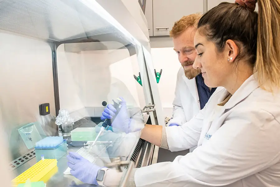 CONTRA EL CÁNCER. Ravinovich creó su empresa para elaborar fármacos capaces de aumentar o bloquear la Gal-1, con el fin de modular la respuesta inmune frente a enfermedades oncológicas. / RABINOVICH