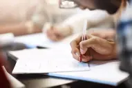 Cuáles son las tres carreras universitarias que no hay que estudiar según la inteligencia artificial