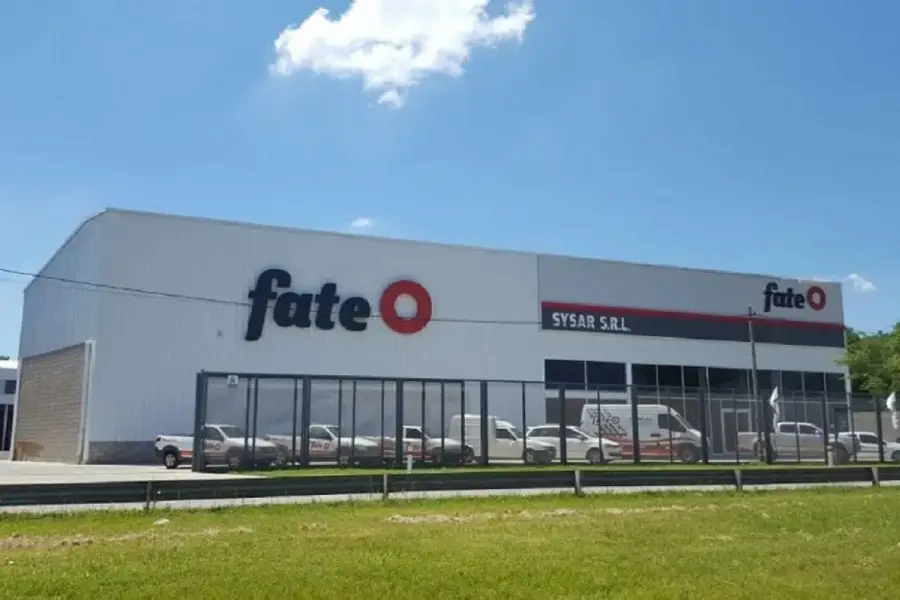 La empresa nacional de fabricación de cubiertas, Fate, anunció su cierre y despido de 920 trabajadores.
