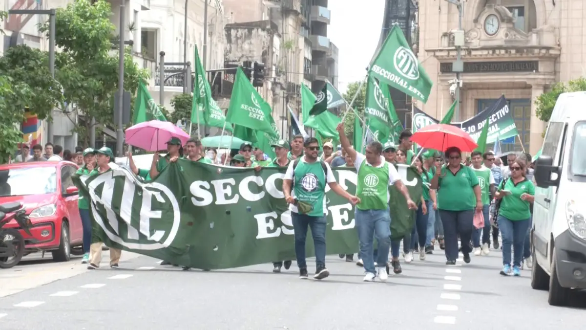 Fuerte protesta en Tucumán por la reforma laboral y dudas por el arranque del ciclo lectivo