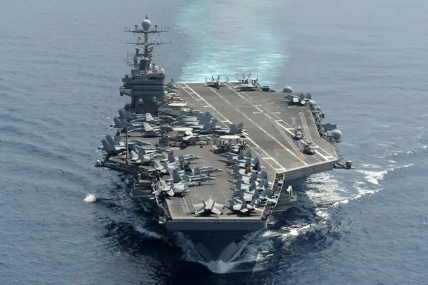 Trump envía aviones y barcos para el caso de guerra con Irán