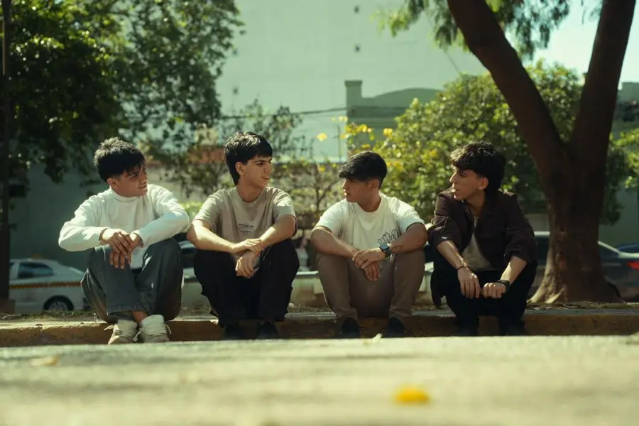 ENTRE AMIGOS. Jazz, rock y sueños grandes en las veredas tucumanas. / CORTESÍA KID'S