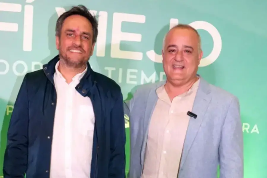 EN LA PREMIERE. Juan Cabandié acompañó a Javier Noguera en la presentación de la serie Tafí Viejo, en la ciudad de Buenos Aires.