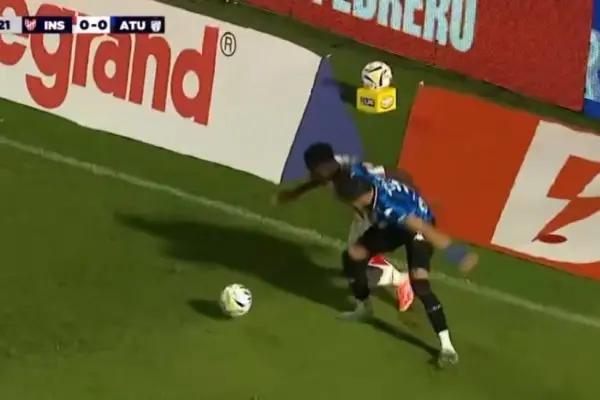 El desesperado pedido del cuerpo técnico de Atlético Tucumán tras el polémico penal de Espinoza: Nos dejan sin trabajo