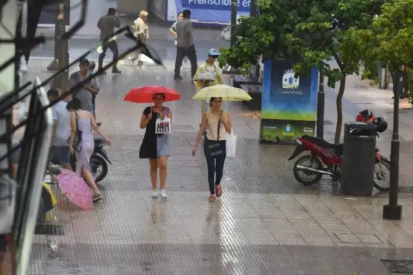 El tiempo en Tucumán: rige una alerta amarilla y se esperan fuertes tormentas para la noche