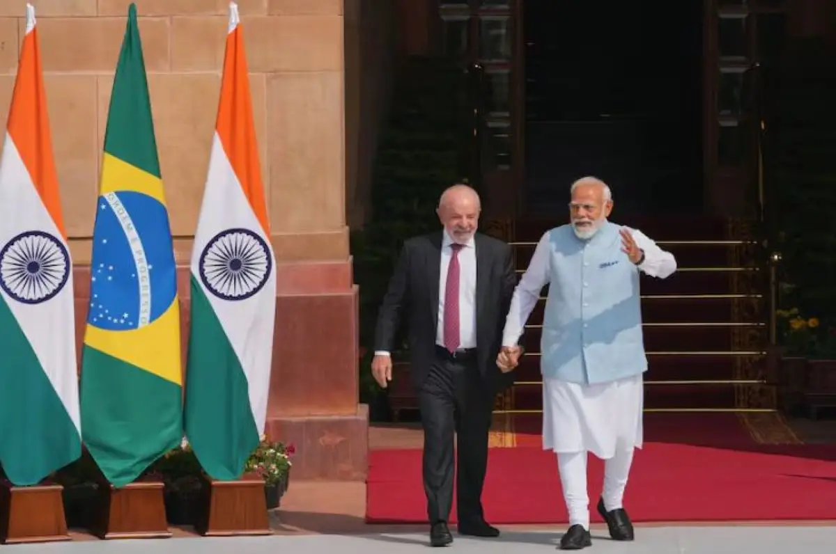 DE LA MANO. Da Silva y Modi se mostraron exultantes tras la firma.