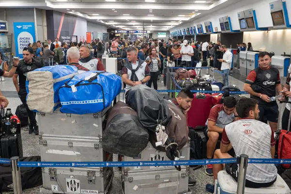 Vuelos demorados: cómo serán los paros de controladores aéreos esta semana