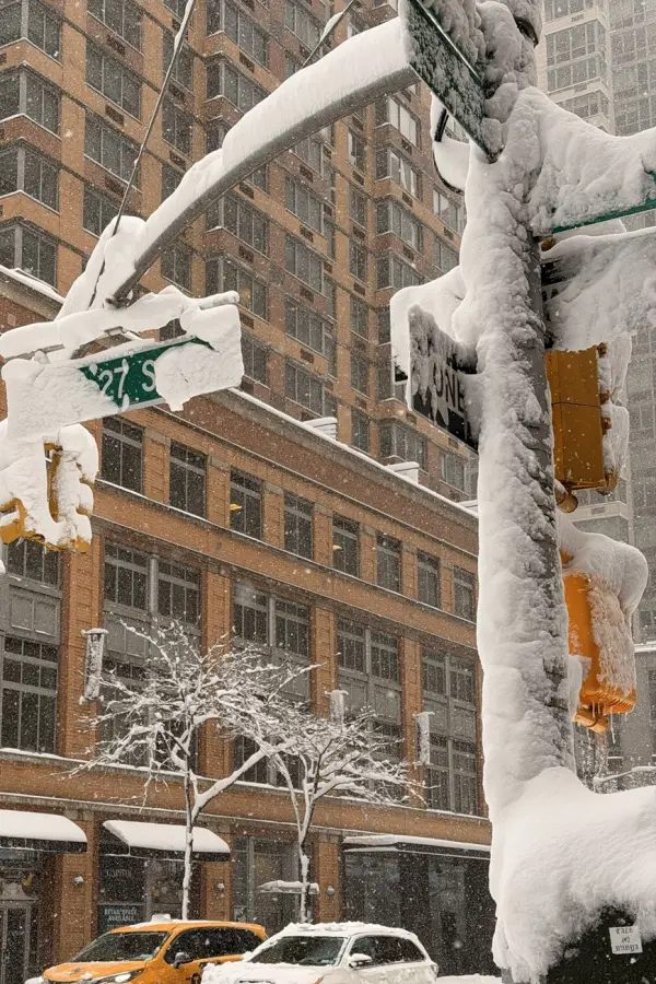 Qué pasa cuando Nueva York se detiene: la ciudad que nunca duerme bajo una tormenta extrema