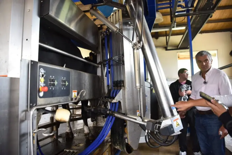 EL MÁS ALTO DEL MUNDO. El famoso tambo robotizado.