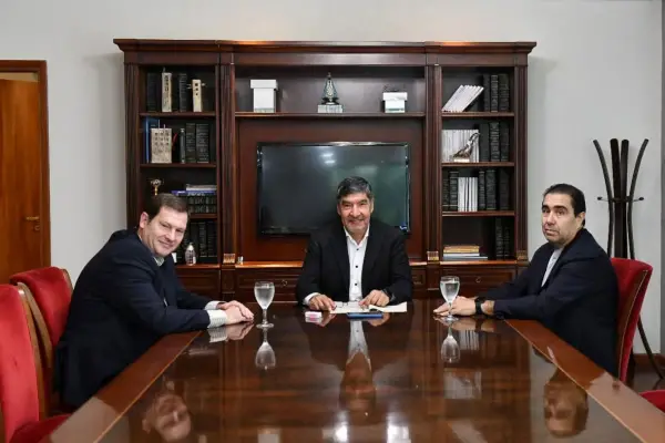 Avanza el diálogo para atender la crisis de la planta Alpargatas de Aguilares