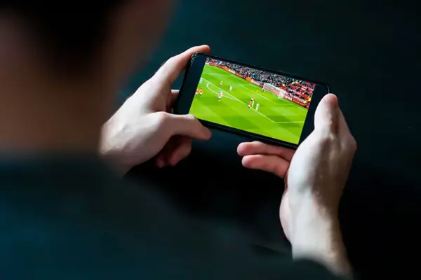 Streaming para arriba, ajuste para abajo: quién paga el nuevo negocio del ascenso