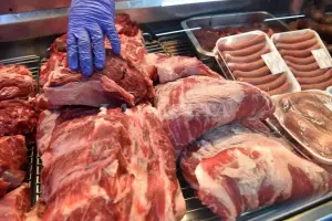Los alimentos vuelven a acelerar y las carnes presionan sobre la inflación de junio