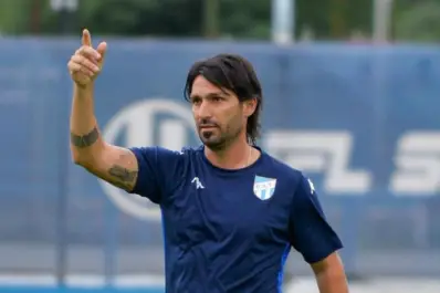 Fin de ciclo para Hugo Colace: números bajos y un proyecto que chocó con la urgencia