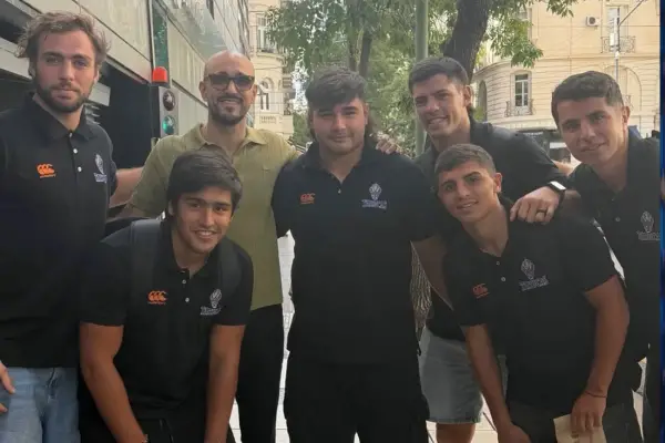 Tarucas y un cruce inesperado con Abel Pintos en Recoleta