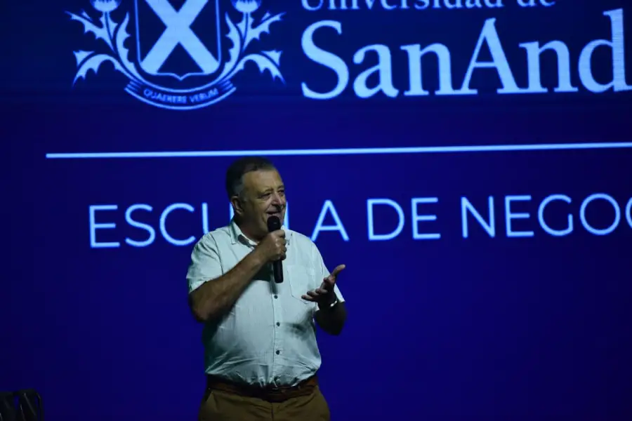 APERTURA. Alberto Núñez dio la bienvenida al encuentro y destacó la importancia de vincular el ecosistema local con las nuevas dinámicas globales de innovación. / LA GACETA, OSVALDO RIPOLL