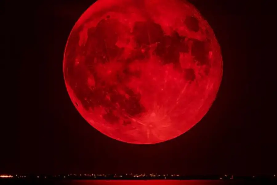 CURIOSIDAD. La Luna se pondrá roja.