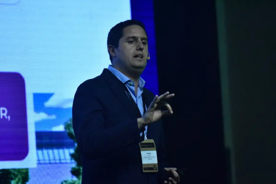 DE LA UDESA. Luis Matías Mella presentó la propuesta académica enfocada en negocios digitales y formación híbrida, con alcance federal y modalidad a distancia. / LA GACETA, OSVALDO RIPOLL