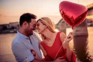 VIDEO. Salud sexual: “Se da por sentado que todos somos monogámicos”