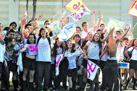 Sigue la polémica por el Último Primer Día: “Son menores de edad, dejarlos en la calle es un riesgo”