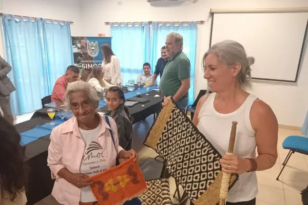 El “pintuyo” resiste en el arte textil: un equipo técnico reveló técnicas milenarias
