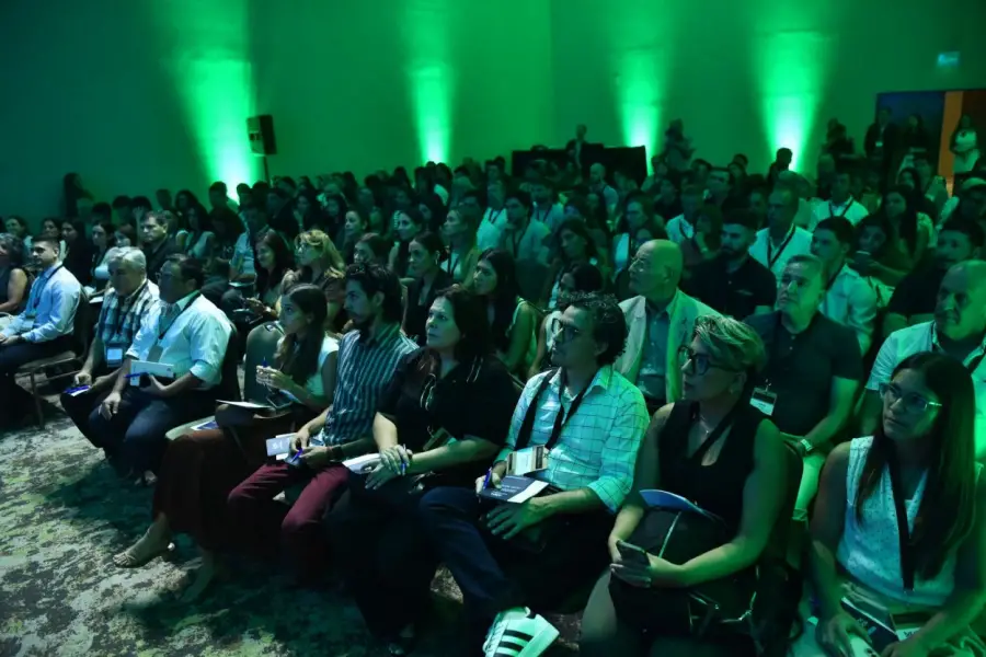 EL PÚBLICO. Los presentes siguieron con atención la exposición.