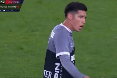 Insólito momento en el fútbol turco: el tucumano Matías Kranevitter se negó a ser reemplazado en pleno partido