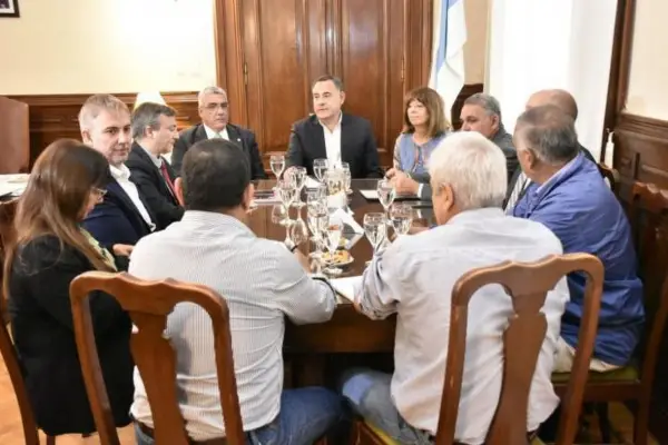Paritarias en Tucumán: la oferta del Poder Ejecutivo tuvo dispar aceptación de los gremios docentes