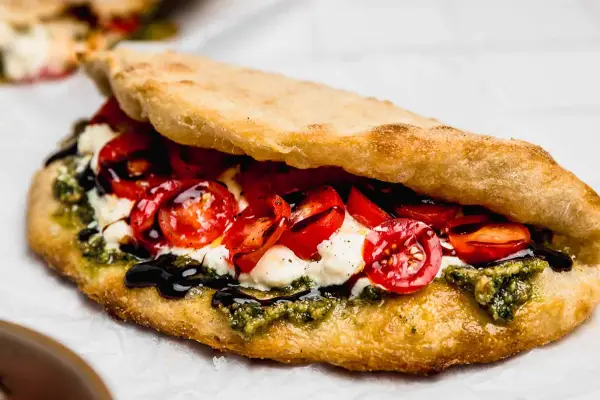 Sánguche en pan de pizza: una deliciosa cena para el fin de semana