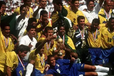 Condenaron a tres años de prisión a un jugador campeón del mundo con Brasil por posesión de armas