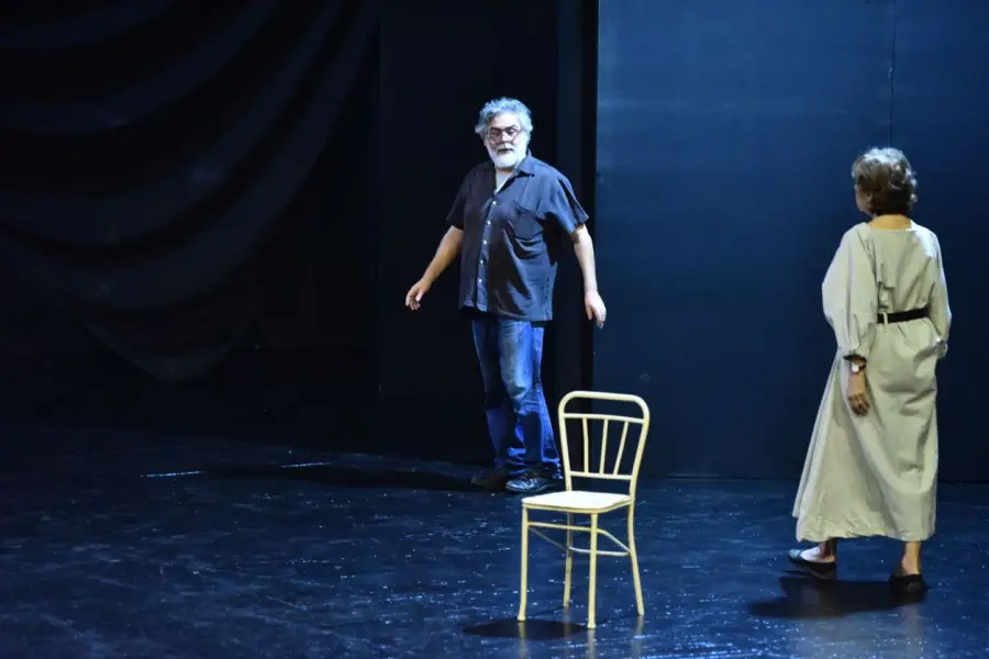 DIÁLOGOS. El elenco interpela al espectador sobre el legado de la artista.