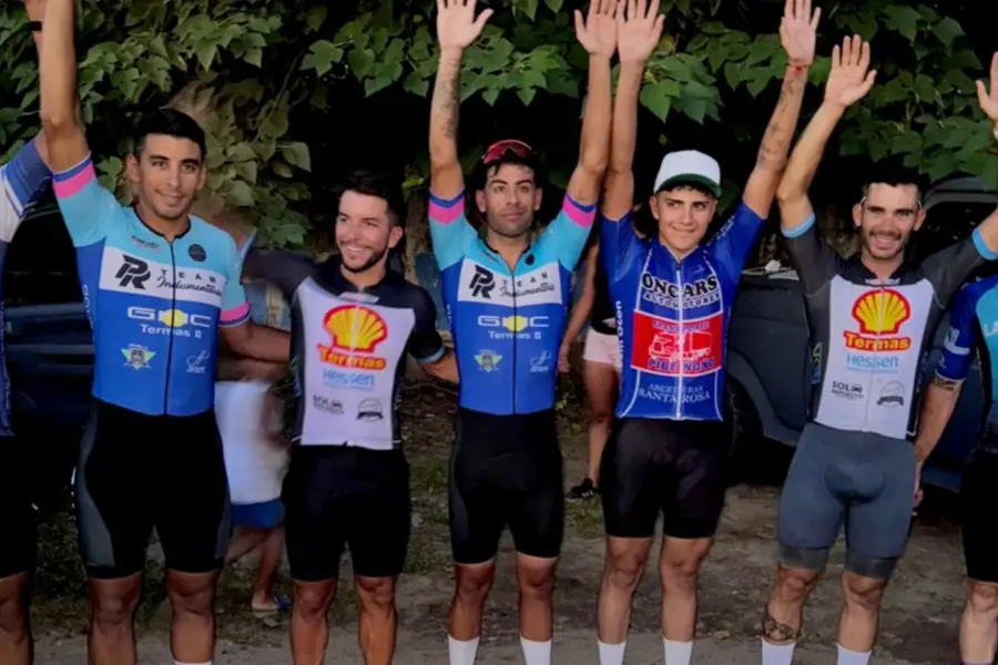 EL PODIO. Zacarias Khoder, Juan Pablo Deffis, Juan Cruz Ocon, Inti Salto y Matias noriega.