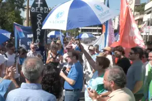 Los docentes marcharon en Tucumán: Sabemos que hay plata porque vemos cuánto cobra un legislador