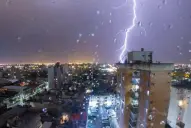 Alerta naranja y amarilla: gran parte del país está bajo riesgo por tormentas y vientos de hasta 90 km/h