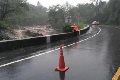 ¡Precaución! La lluvia provocó anegamientos en el camino a los Valles y en varias rutas de Tucumán