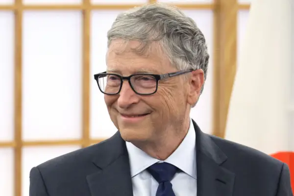 Las carreras universitarias con más futuro laboral, según Bill Gates