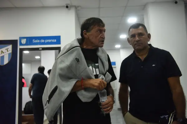 El Emperador de 25 de Mayo y Chile: cómo fue la primera noche de Julio Falcioni en el Monumental