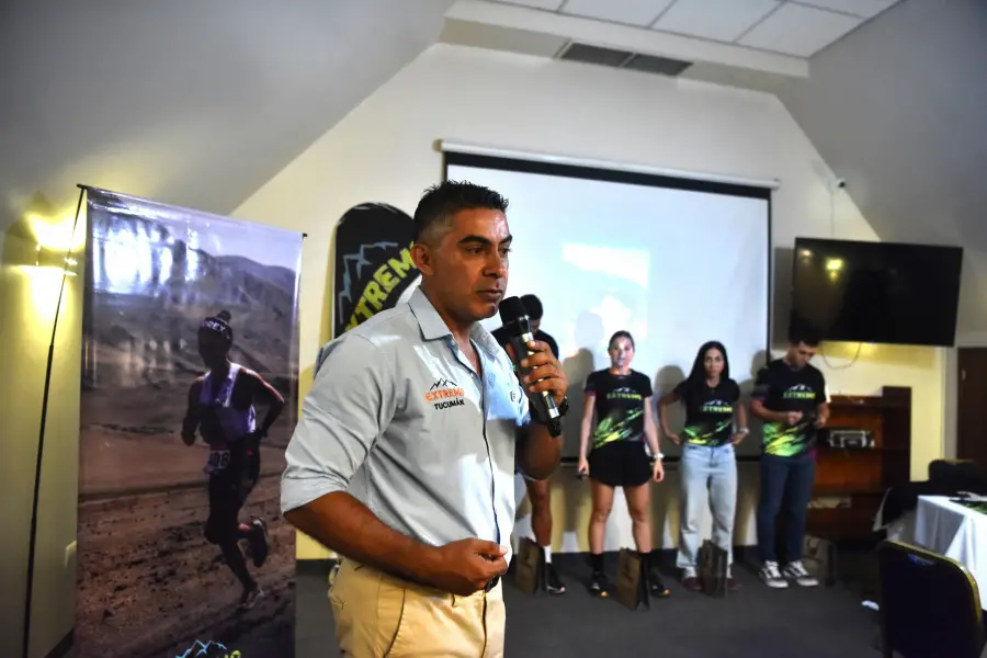 ORGANIZADOR. Sebastián Di Silvestre tomando la palabra durante el lanzamiento oficial de la competencia.