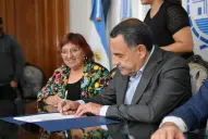 En Tucumán, el Gobierno y UPCN sellaron un acuerdo salarial con un piso cercano al millón de pesos