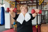 Fuerza muscular y longevidad: un estudio revela por qué es clave para la salud de las mujeres mayores