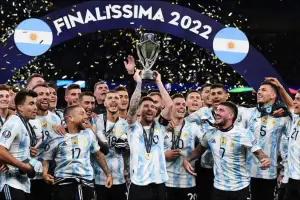 Crece la incertidumbre: la UEFA no analiza sedes alternativas a Qatar para la Finalissima entre Argentina y España