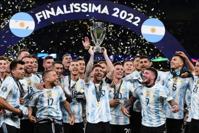 Crece la incertidumbre: la UEFA no analiza sedes alternativas a Qatar para la Finalissima entre Argentina y España