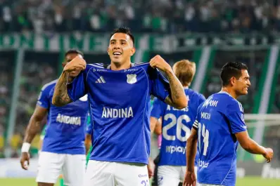 Video: mirá el golazo del tucumano Rodrigo Contreras desde mitad de cancha que puede ir al Puskás