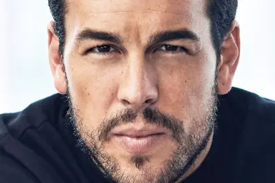 La historia real que protagoniza Mario Casas en Netflix y que emociona a todo el mundo